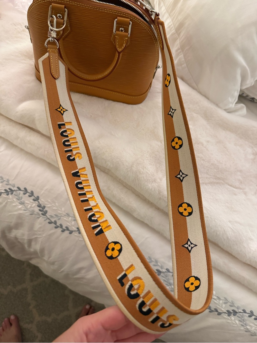 Louis Vuitton Alma BB bag - Picture 11 of 12